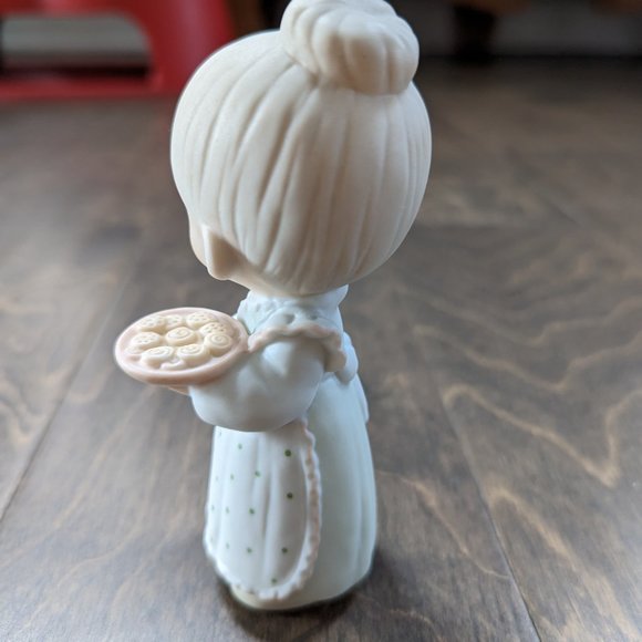 Precious Moments - Picture 5 of 10